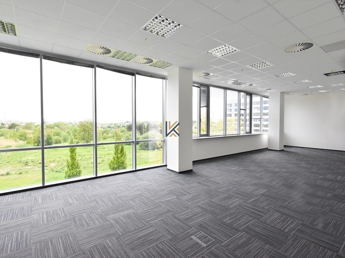 Pronájem kanceláře 719 m² – fotografie 3