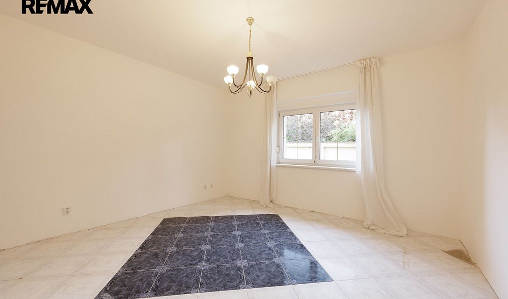 Prodej domu 520 m² s pozemkem 764 m², Roztoky – náhled fotky 22