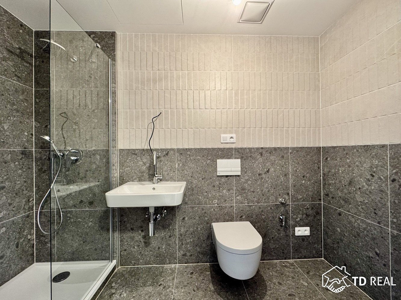 Pronájem bytu 1+kk 42 m² – fotografie 3