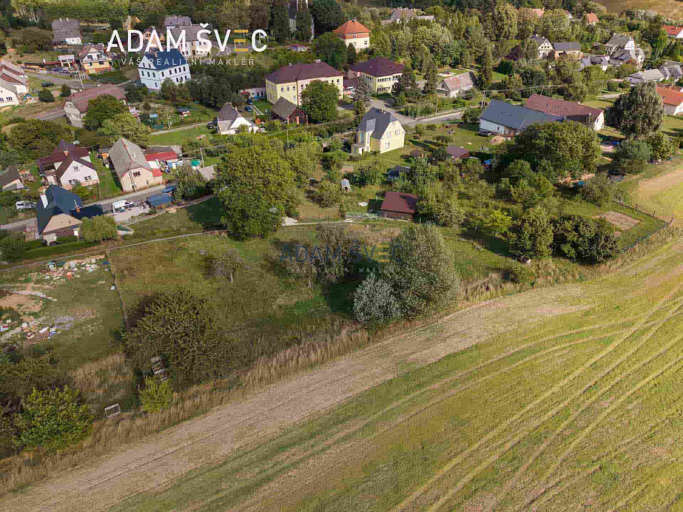 Prodej stavebního pozemku 1 827 m² – fotografie 4