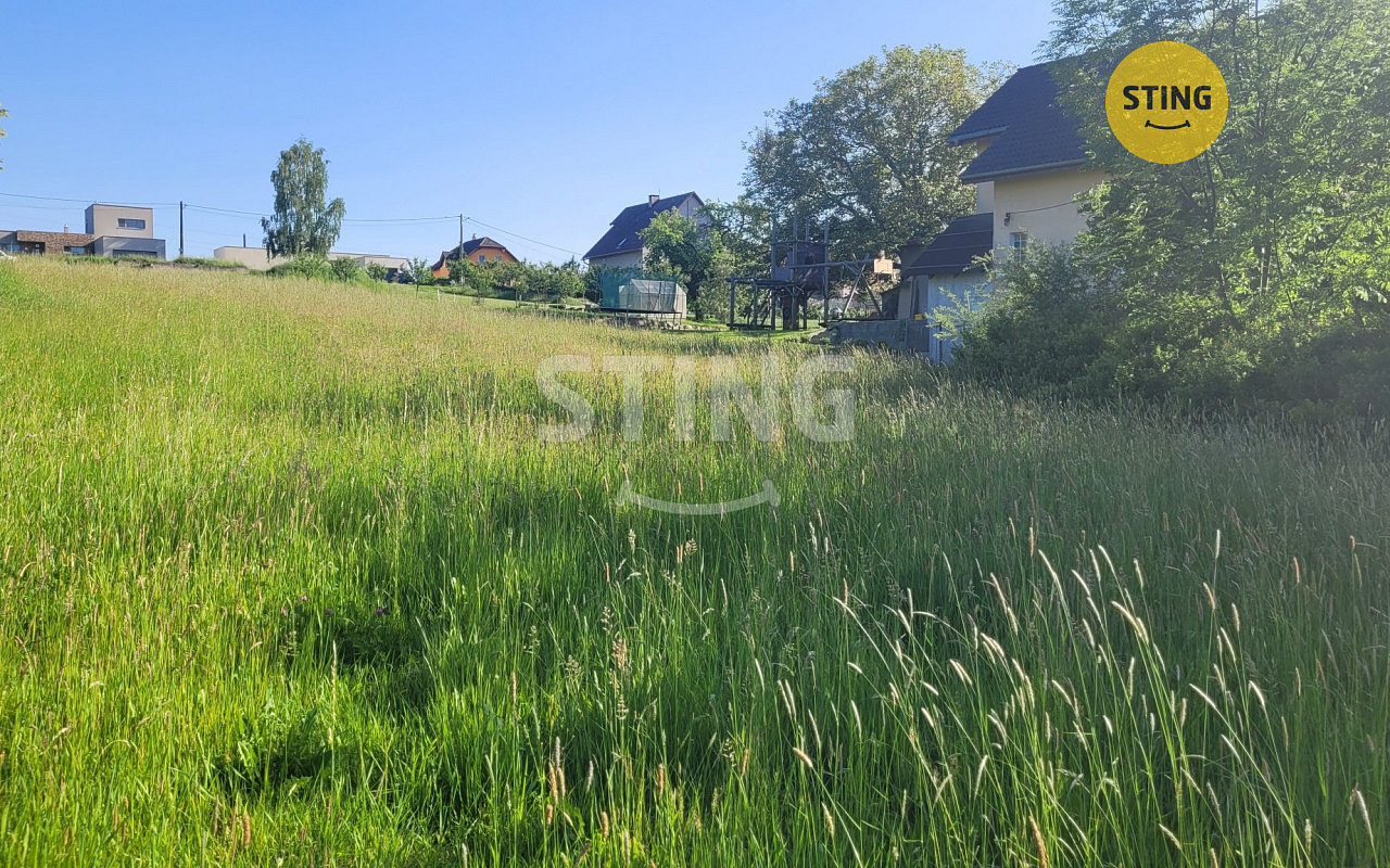 Prodej stavebního pozemku 1 000 m²