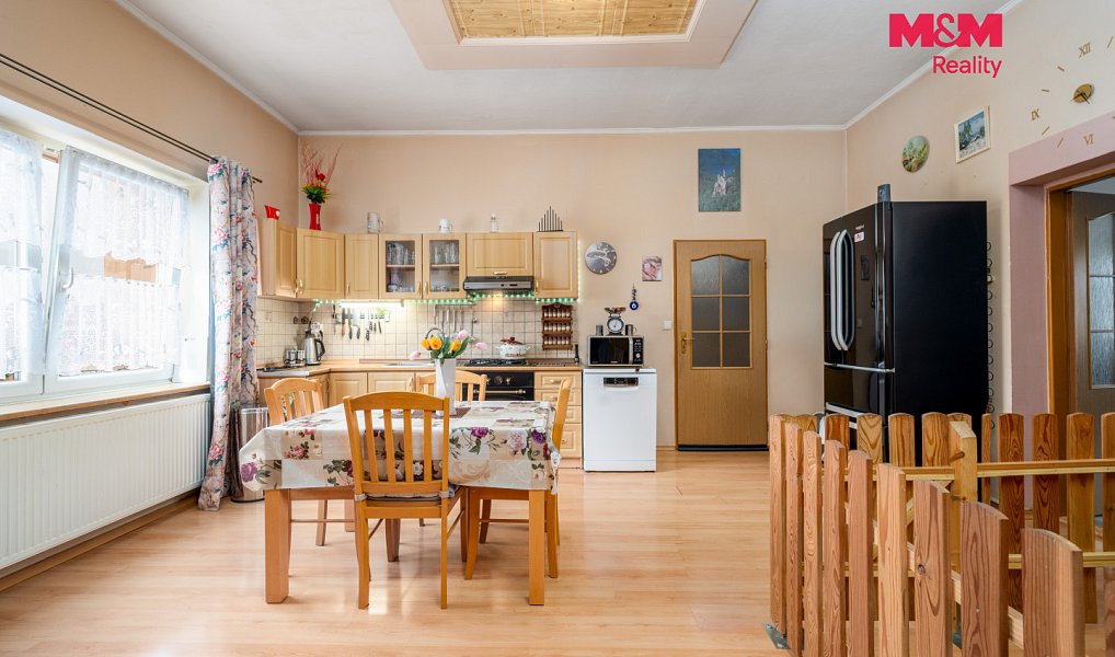 Prodej domu 596 m² s pozemkem 514 m², Osek – náhled fotky 2