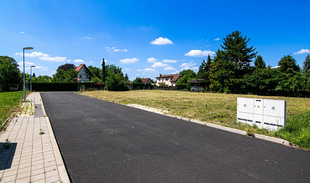 Prodej stavebního pozemku 801 m², Louňovice – náhled fotky 8