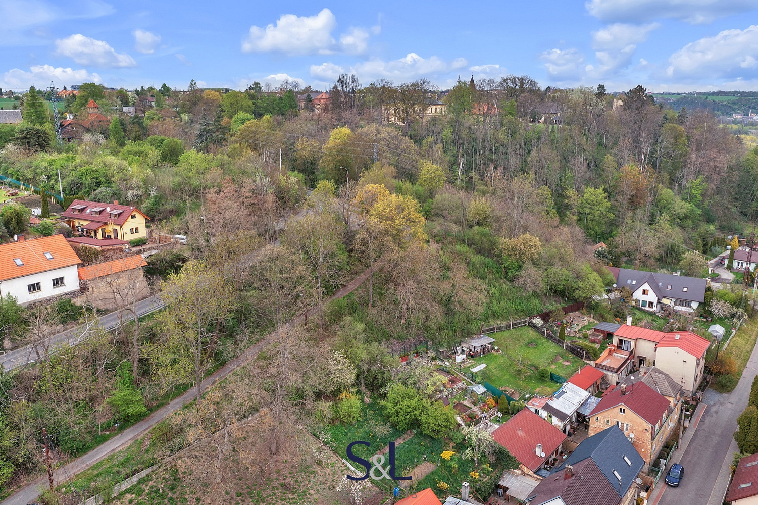 Prodej stavebního pozemku 2 689 m² – pohled 2