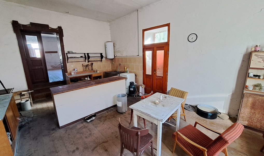 Prodej domu 935 m² s pozemkem 1 413 m², Budeč – náhled fotky 7