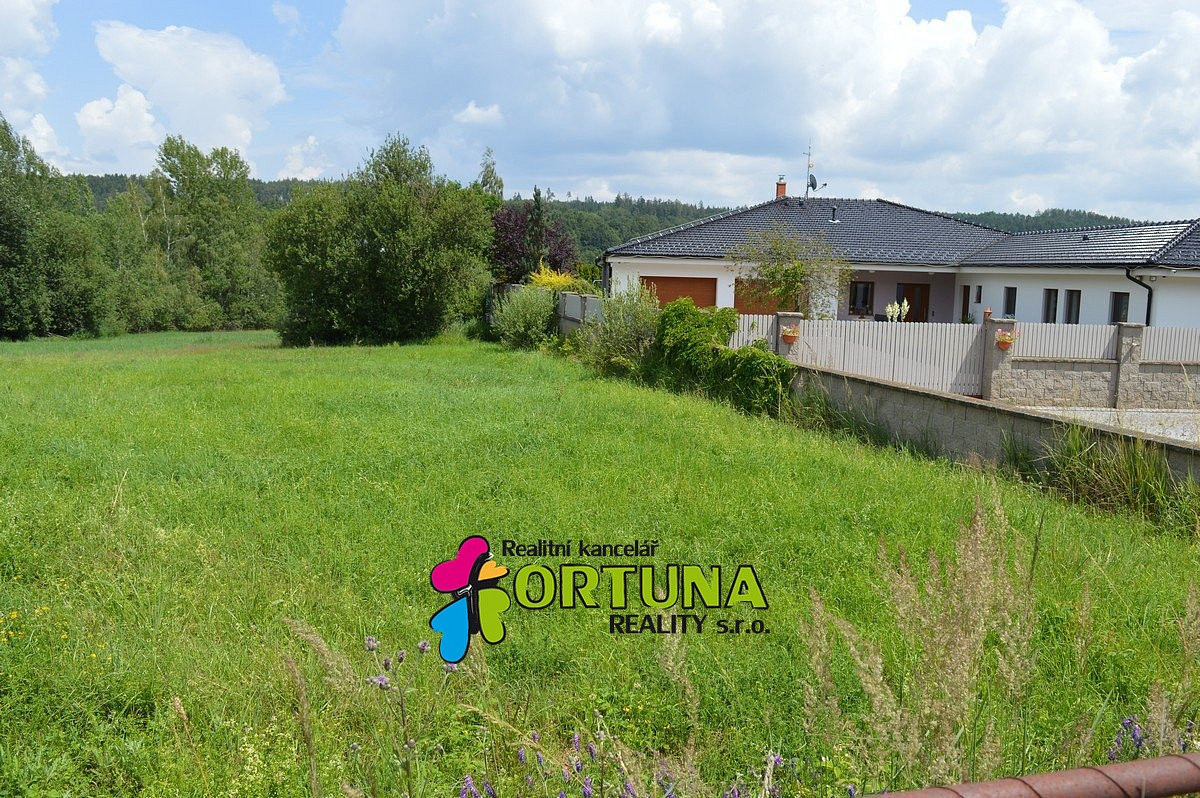 Prodej stavebního pozemku 1 200 m² — photo 2