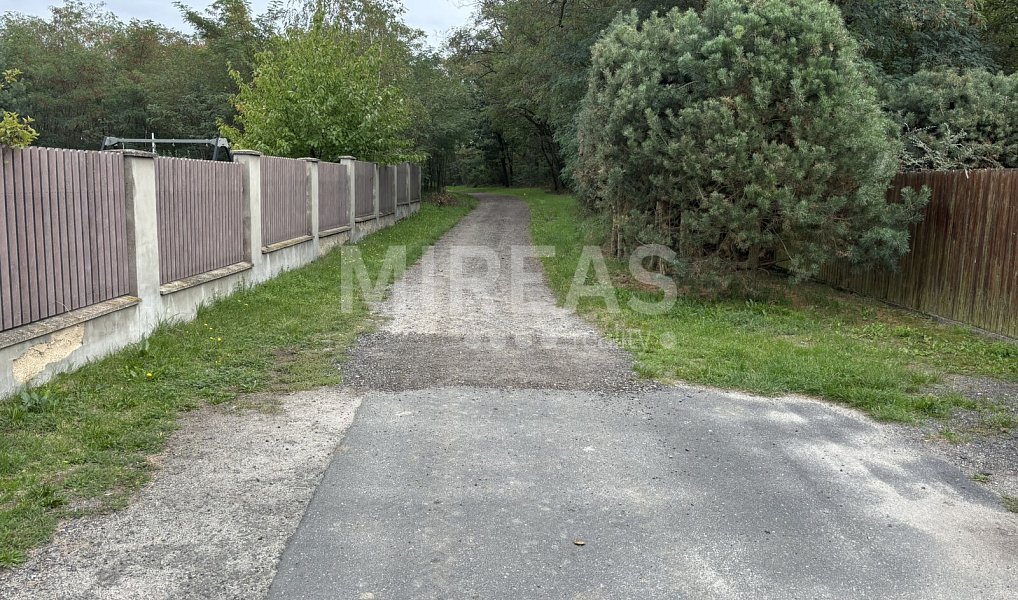 Prodej stavebního pozemku 2 111 m², Jiřice – náhled fotky 8