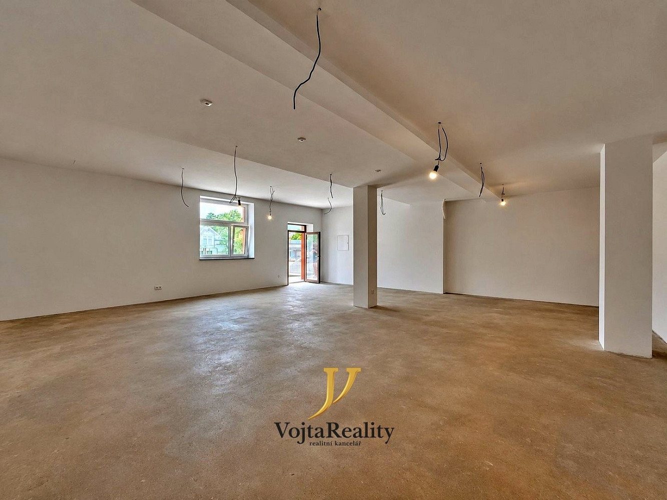 Pronájem obchodních prostor 85 m² – fotografie 3