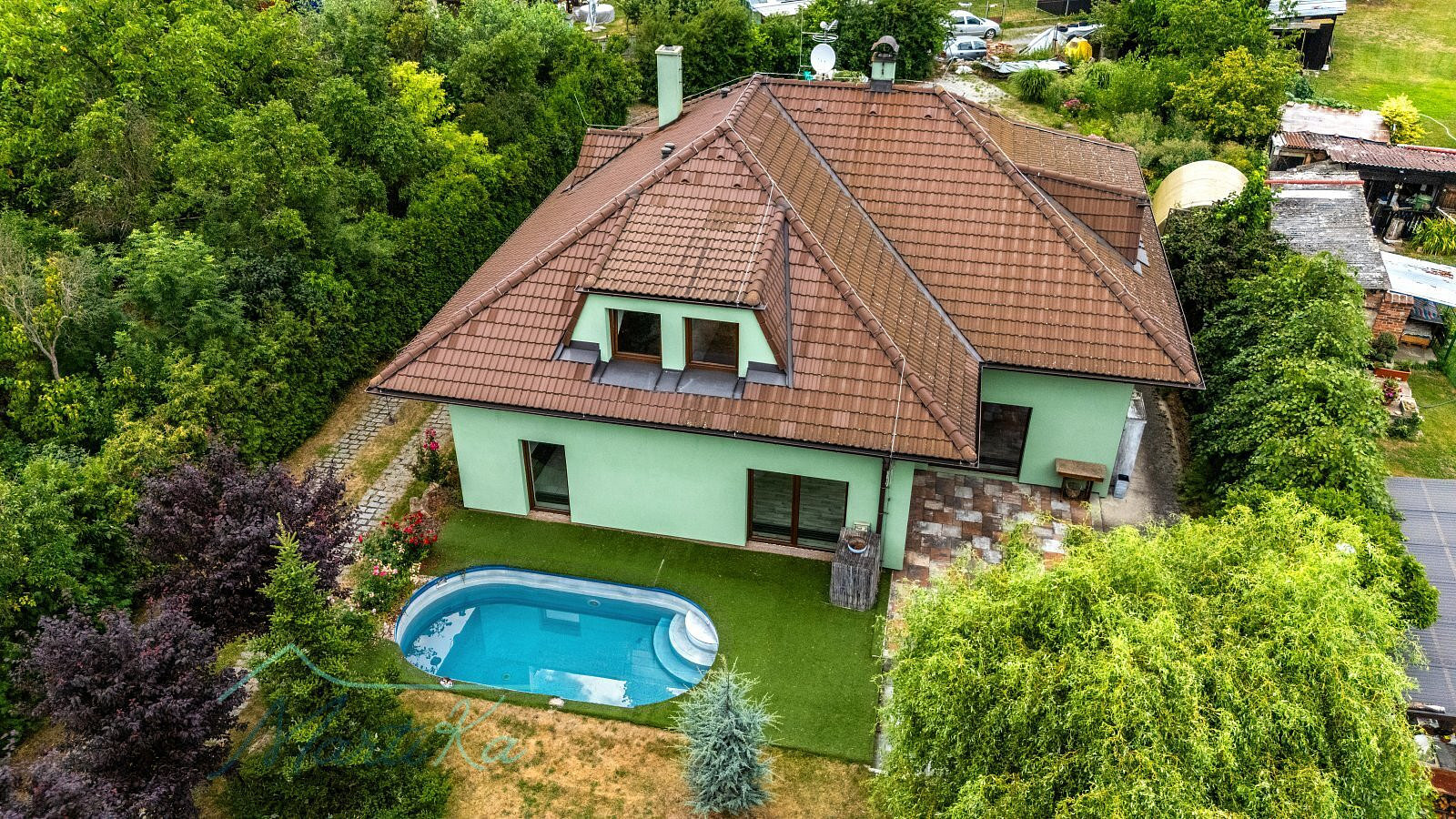 Prodej domu 238 m² s pozemkem 1 541 m²