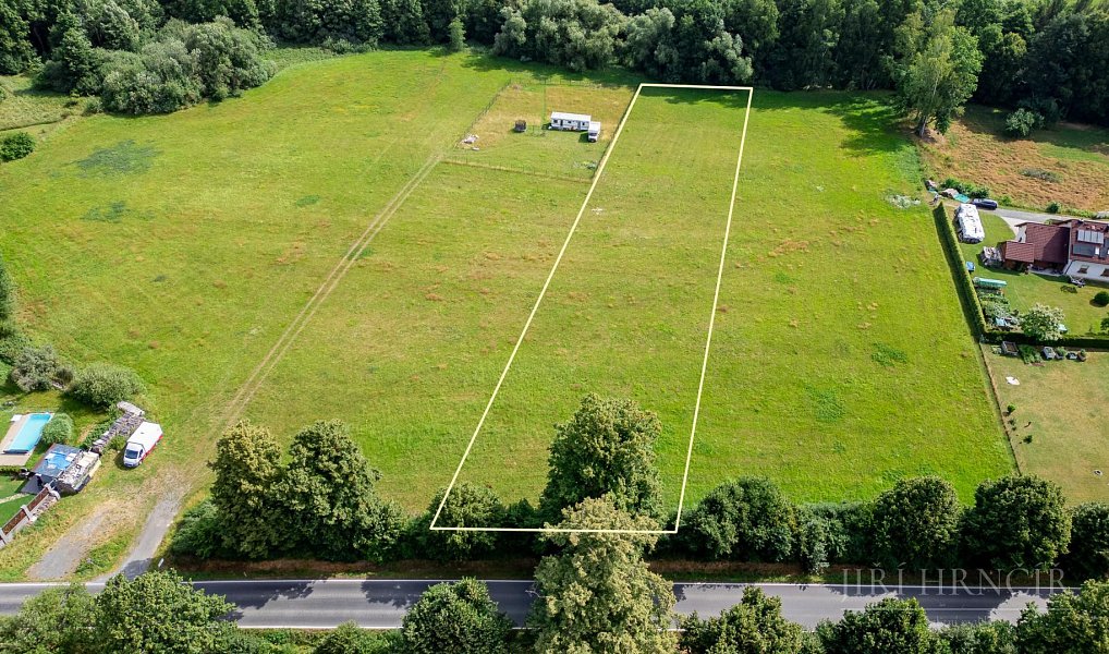 Prodej stavebního pozemku 3 400 m², Trhanov – náhled fotky 3