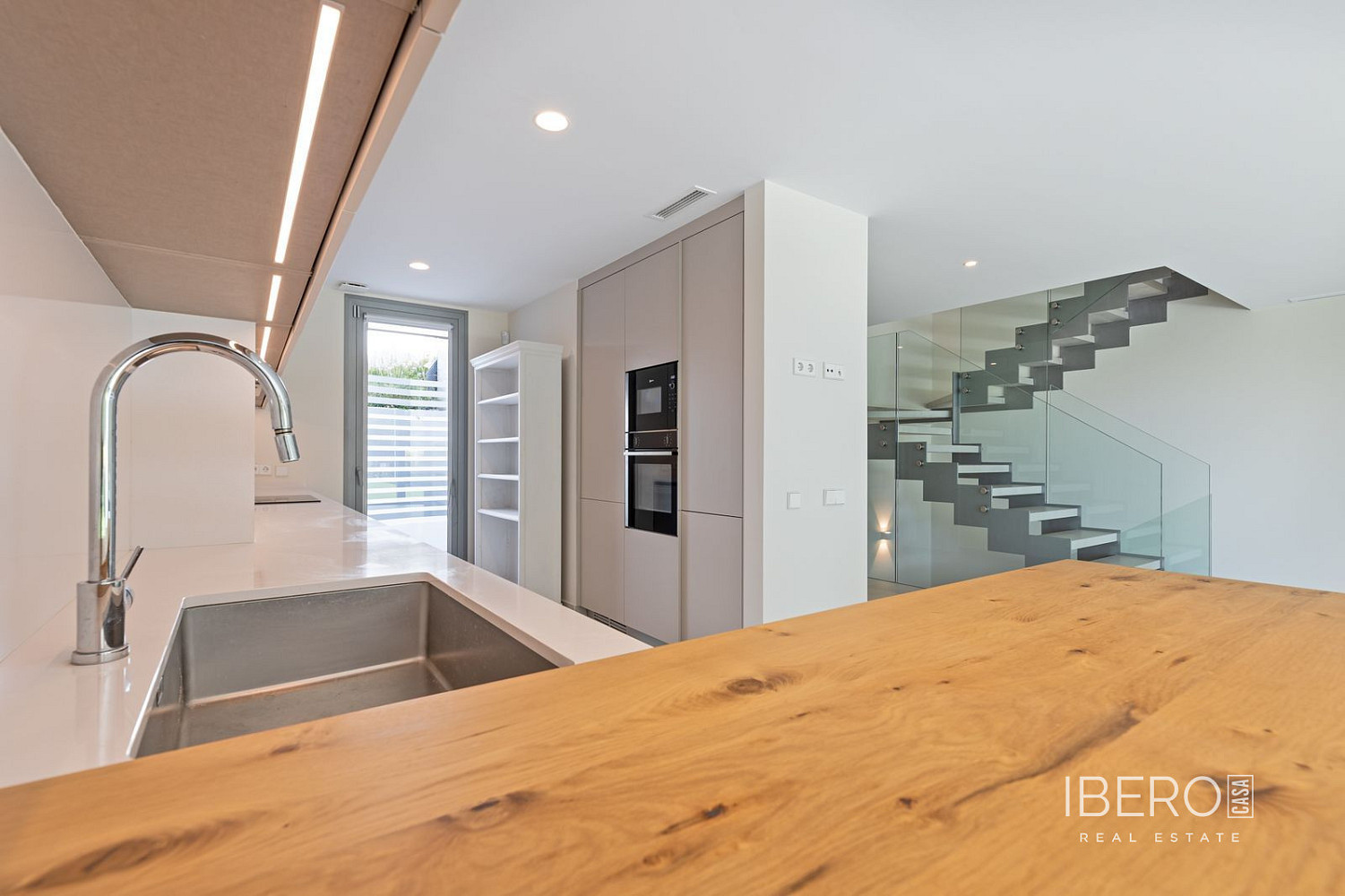 Prodej domu 349 m² s pozemkem 406 m² - Vista 6