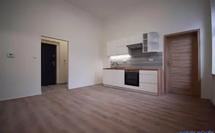 Pronájem bytu 2+kk 42 m², Českobratrská, Teplice