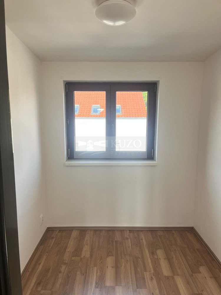 Pronájem bytu 2+kk 30 m² – fotografie 4