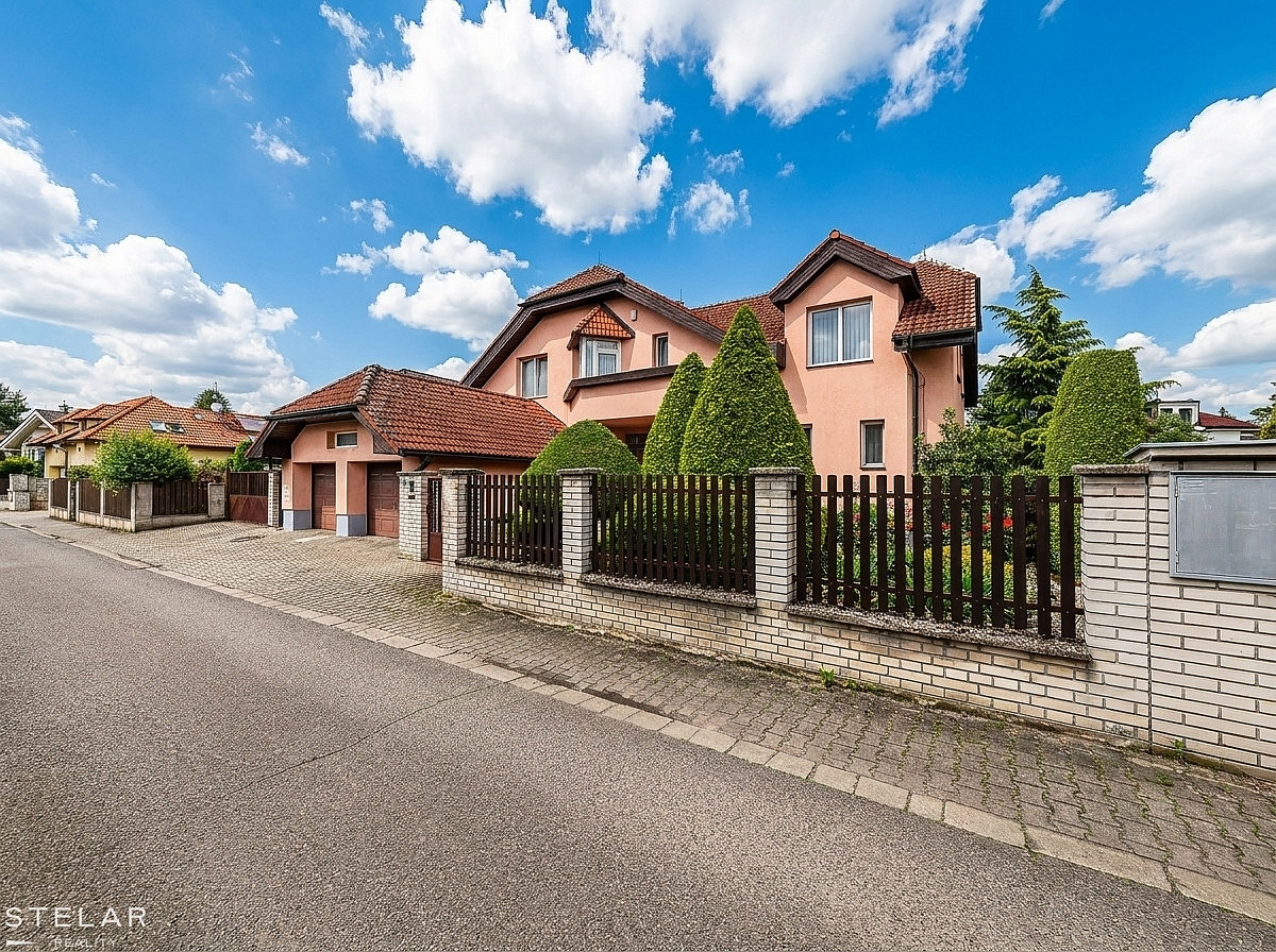 Prodej domu 512 m² s pozemkem 973 m² — photo 2