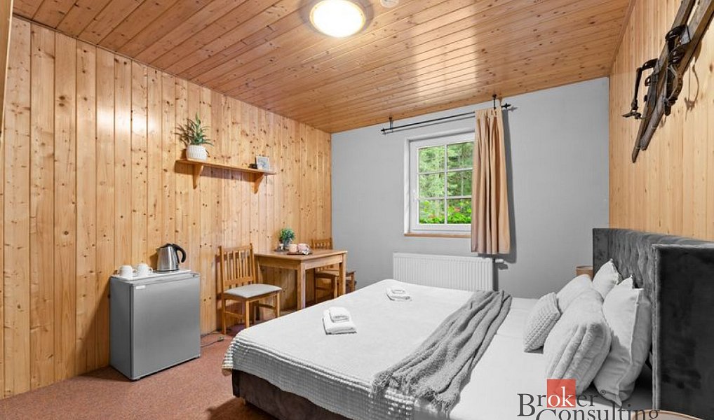 Prodej domu 650 m² s pozemkem 906 m², Strážné – náhled fotky 40