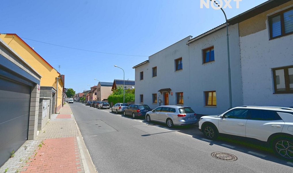 Prodej domu 215 m² s pozemkem 100 m², Praha – fotka 1 z 22
