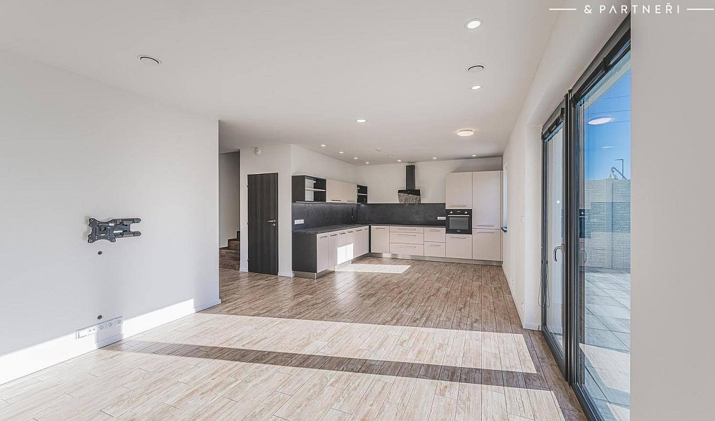 Prodej domu 150 m² s pozemkem 213 m², Dříteč – náhled fotky 5