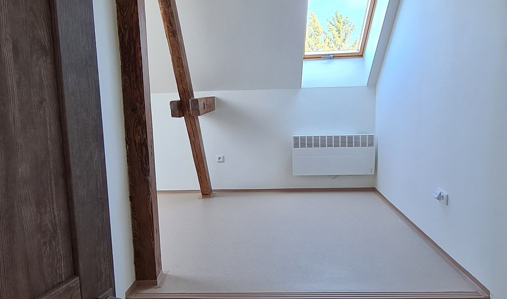 Pronájem kanceláře 12 m², Milovice – fotka 1 z 11