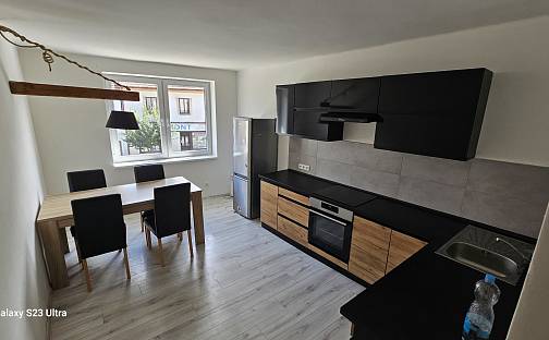 Prodej bytu 3+1 82 m², Husovo náměstí, Mladá Vožice, okres Tábor