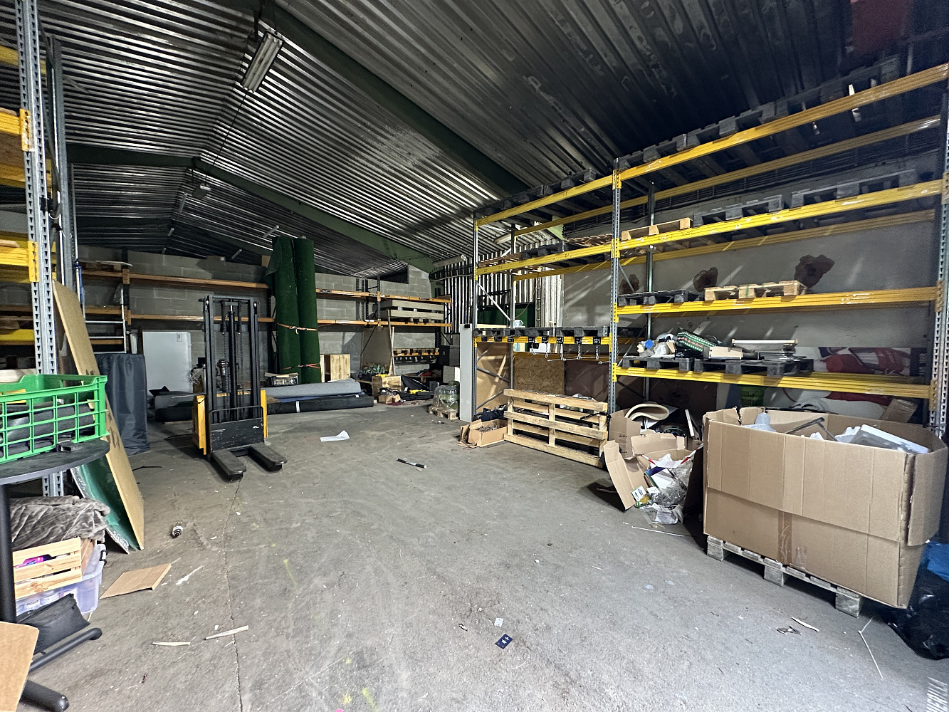 Pronájem skladovacích prostor 721 m²