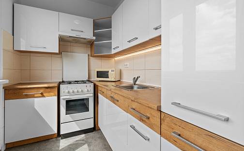 Pronájem bytu 2+1 51 m², třída Svobody, Zlín