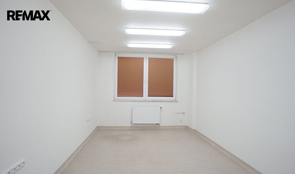 Pronájem kanceláře 407 m², Praha – náhled fotky 4