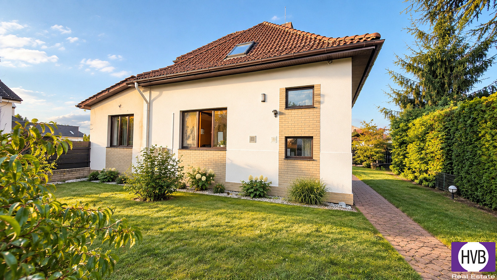 Prodej domu 206 m² s pozemkem 585 m² – fotografie 2