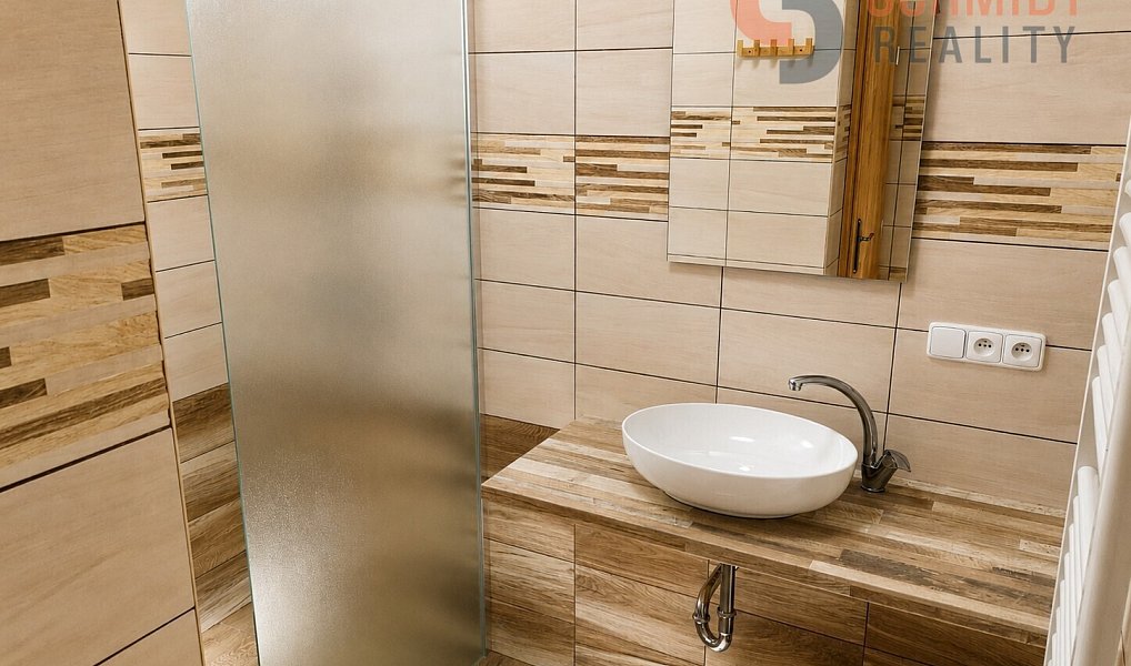 Prodej ubytovacího objektu 323 m², Bavory – náhled fotky 26