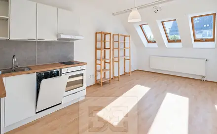 Prodej bytu 1+kk 30 m², Herlíkovická, Praha 9 - Kbely