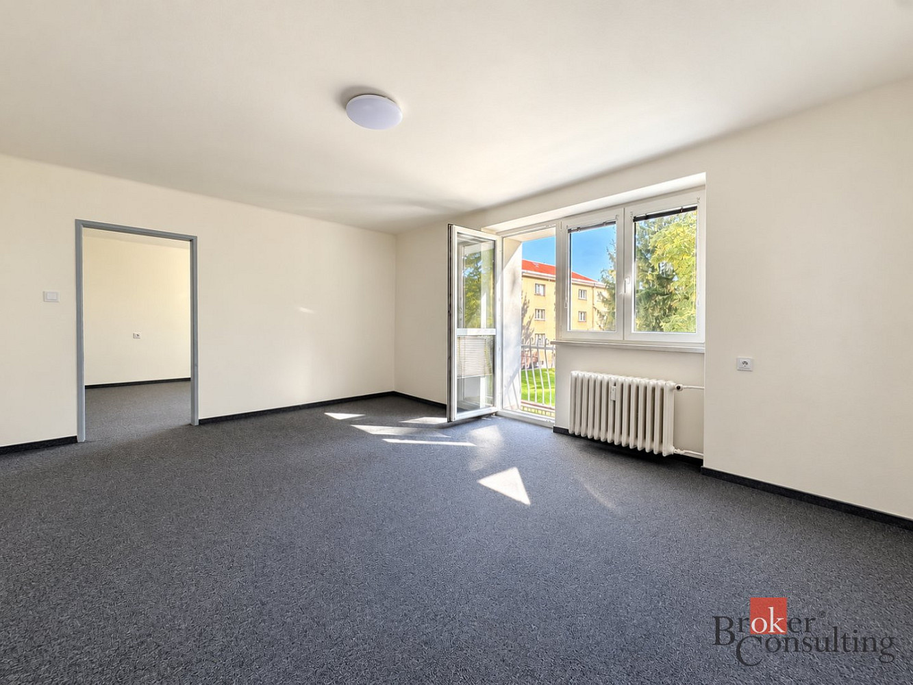 Pronájem bytu 2+1 62 m² – fotografie 3