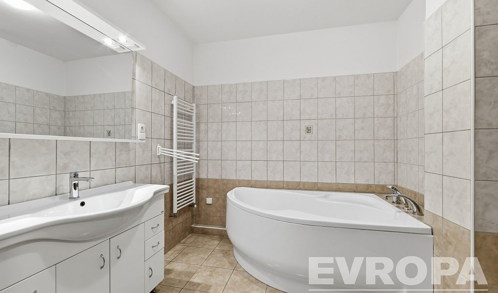 Prodej domu 155 m² s pozemkem 1 058 m², Roudnice – náhled fotky 18