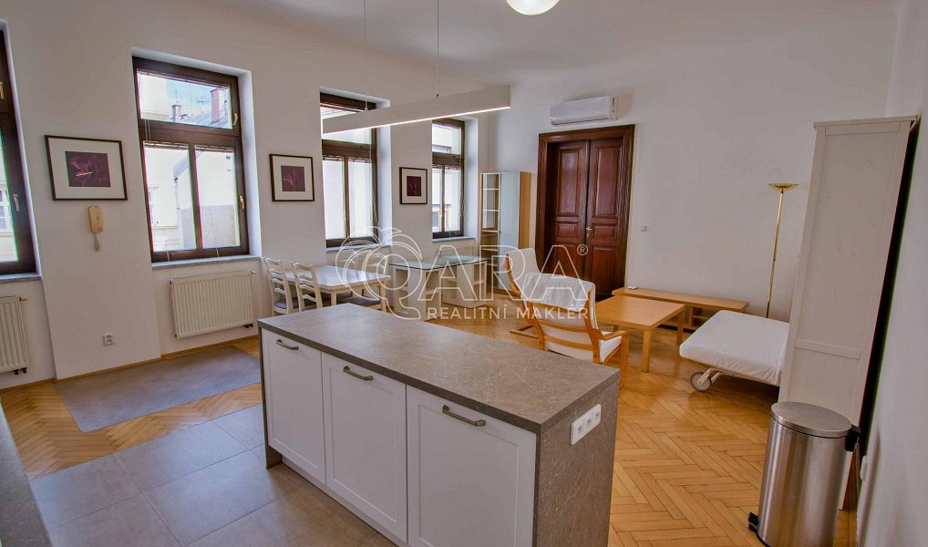 Pronájem bytu 2+kk 65 m², Praha – náhled fotky 4