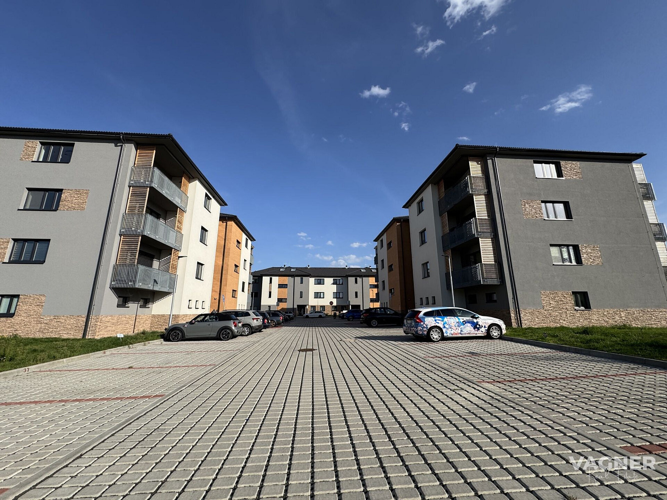 Pronájem bytu 2+kk 61 m² – fotografie 2