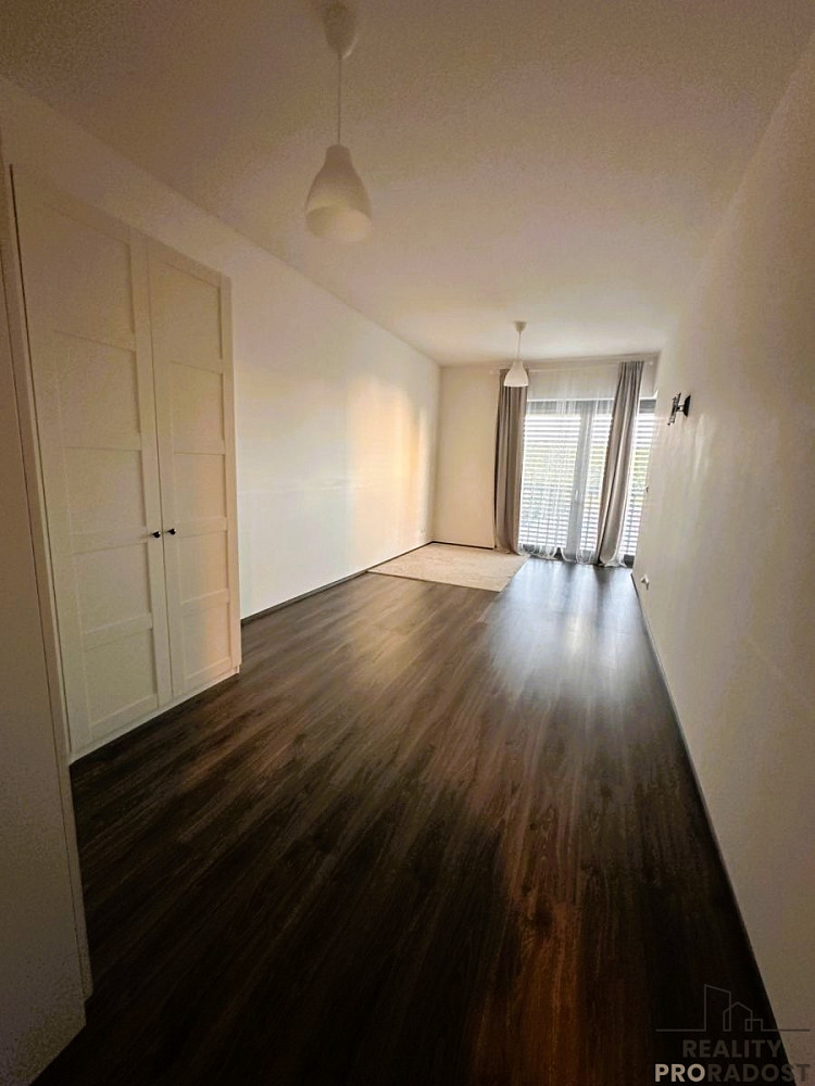 Pronájem bytu 2+kk 63 m² — photo 2