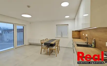 Pronájem bytu 3+kk 85 m²