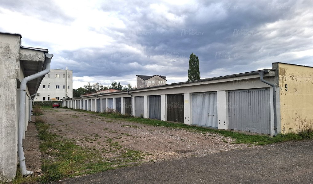 Prodej garáže Hradec Králové Pouchov, Hradec Králové – fotka 1 z 4
