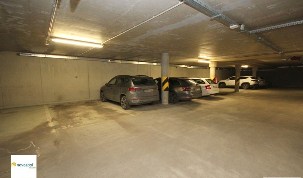 Pronájem garáže, 15 m², Vysočany - Praha 9, Praha