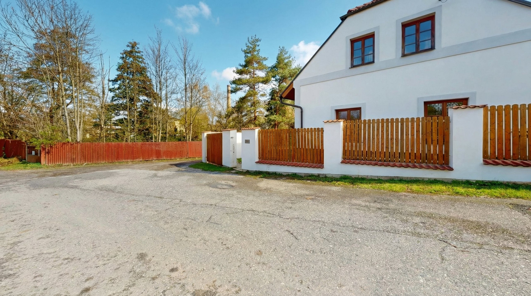 Prodej domu 317 m² s pozemkem 1 233 m²