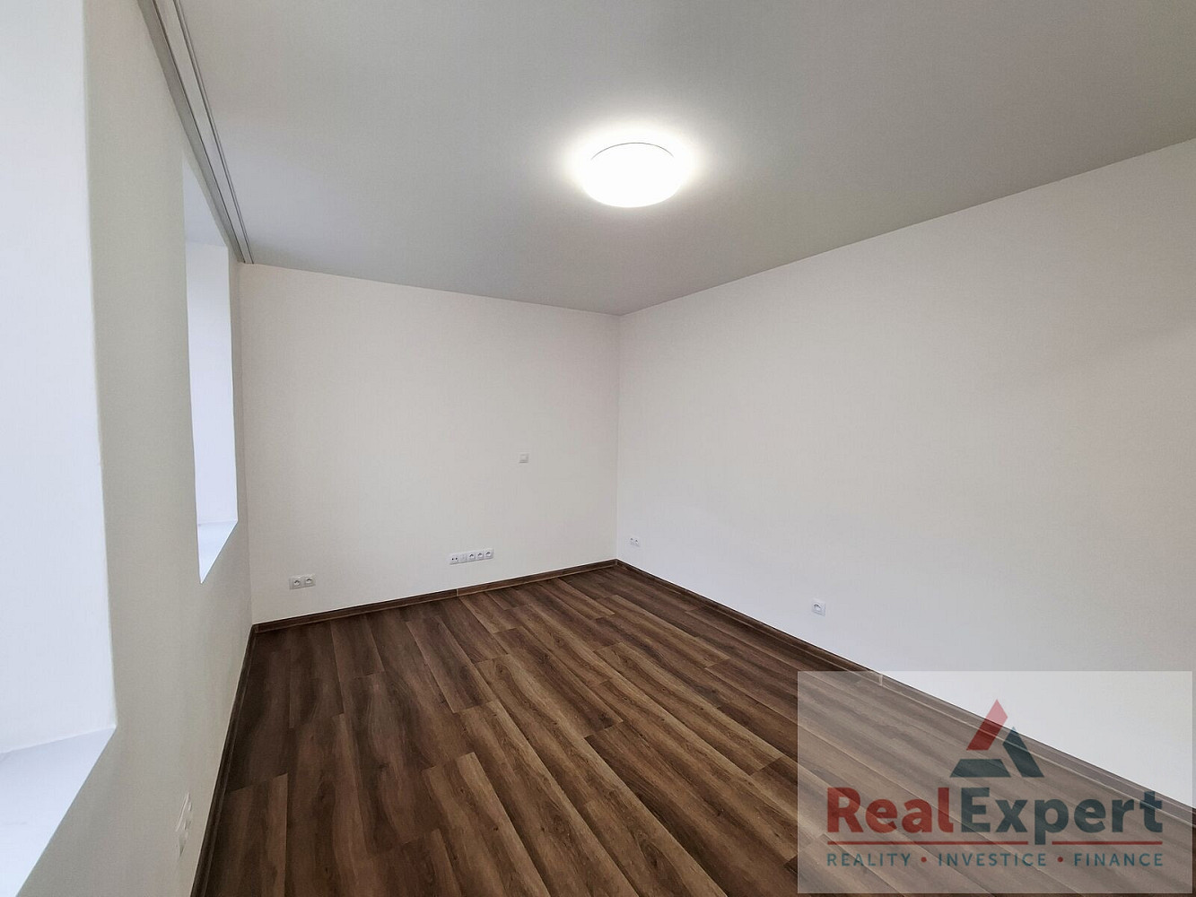 Pronájem bytu 1+kk 20 m² – fotografie 4