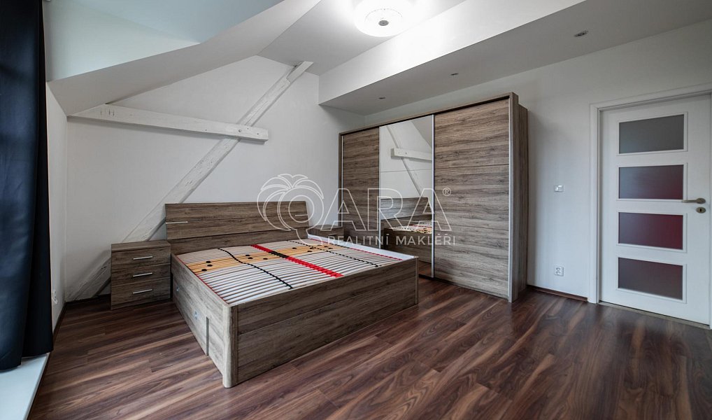 Prodej bytu 5+kk 117 m², Holubice – náhled fotky 13