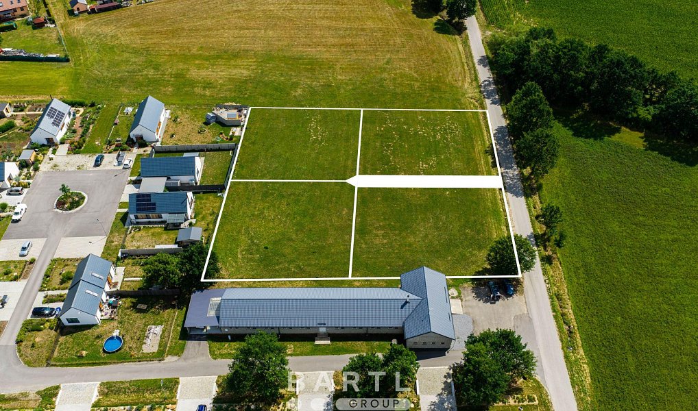 Prodej stavebního pozemku 1 070 m², Malovice – náhled fotky 3