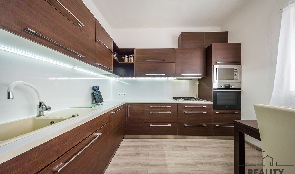 Prodej domu 242 m² s pozemkem 430 m², Hodonín – náhled fotky 4