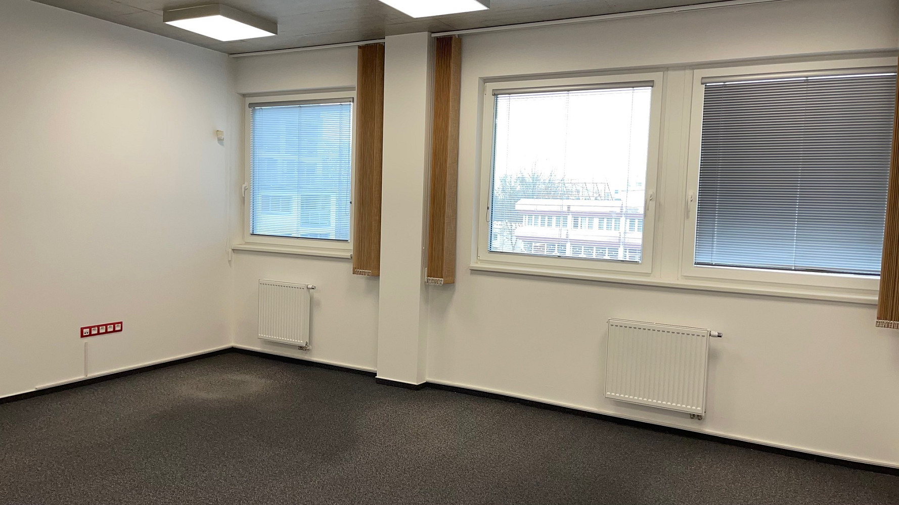 Pronájem kanceláře 33 m² – fotografie 4