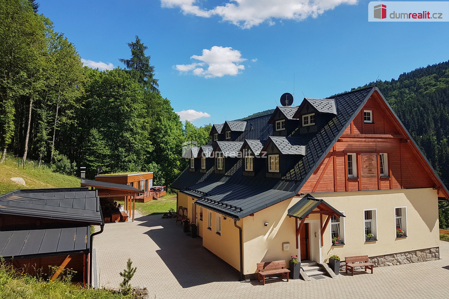 Prodej komerčního objektu (jiného typu) 324 m² — photo 4