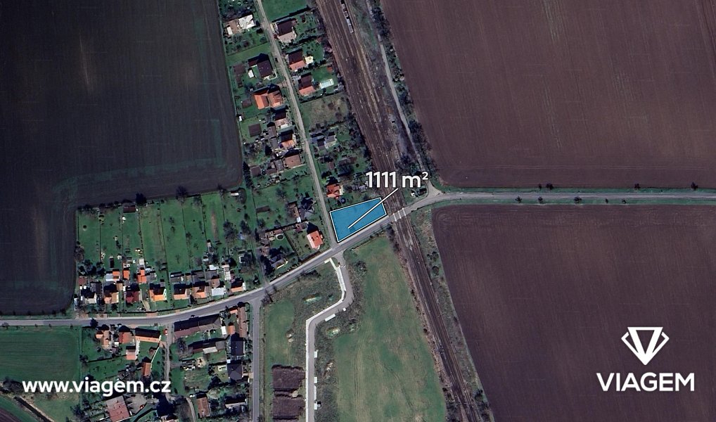 Prodej stavebního pozemku 1 111 m², Dvory – náhled fotky 2