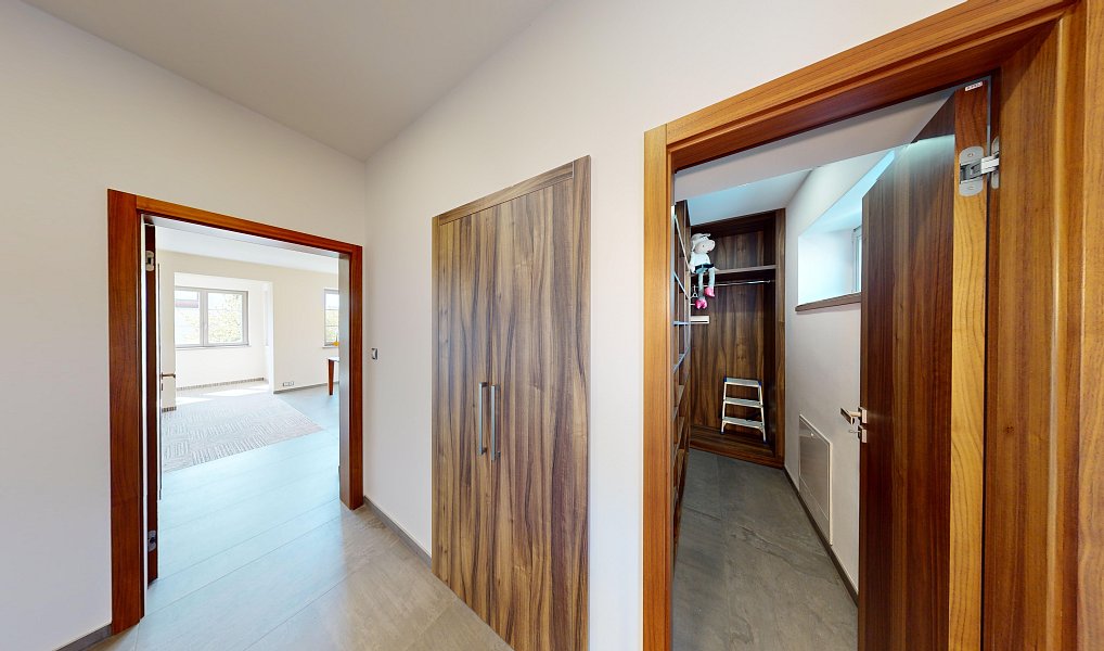 Prodej domu 270 m² s pozemkem 938 m², Karlovy Vary – náhled fotky 8