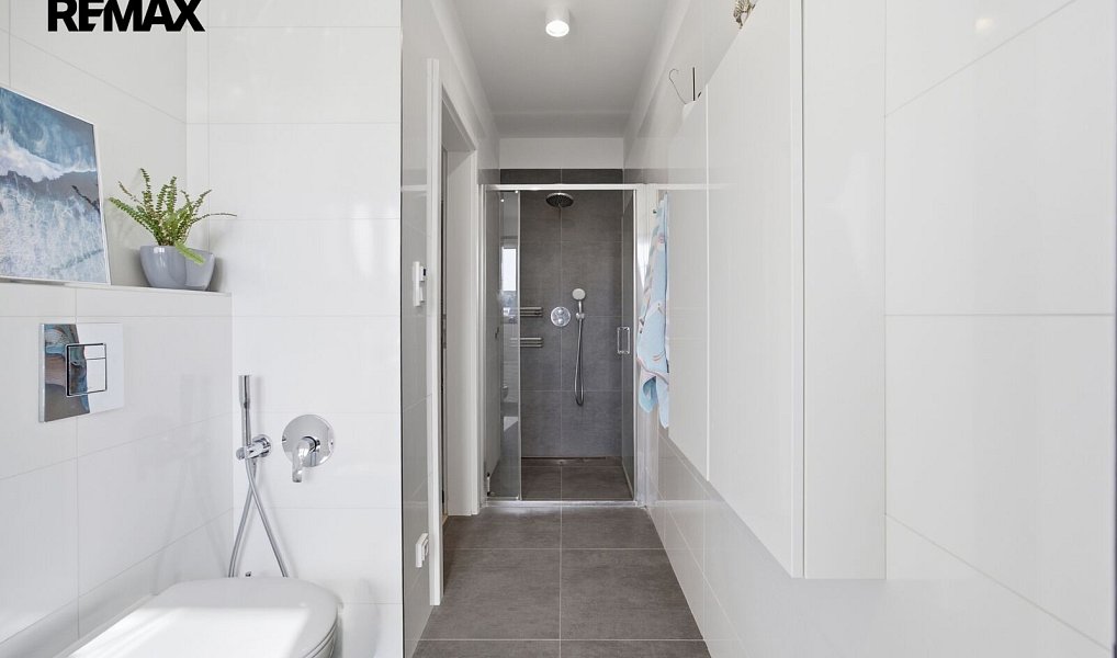 Prodej domu 156 m² s pozemkem 297 m², Husinec – náhled fotky 17