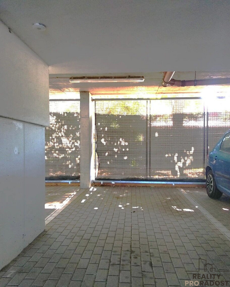 Pronájem garážového stání 15 m2 Letovská, Praha - Letňany – fotografie 2
