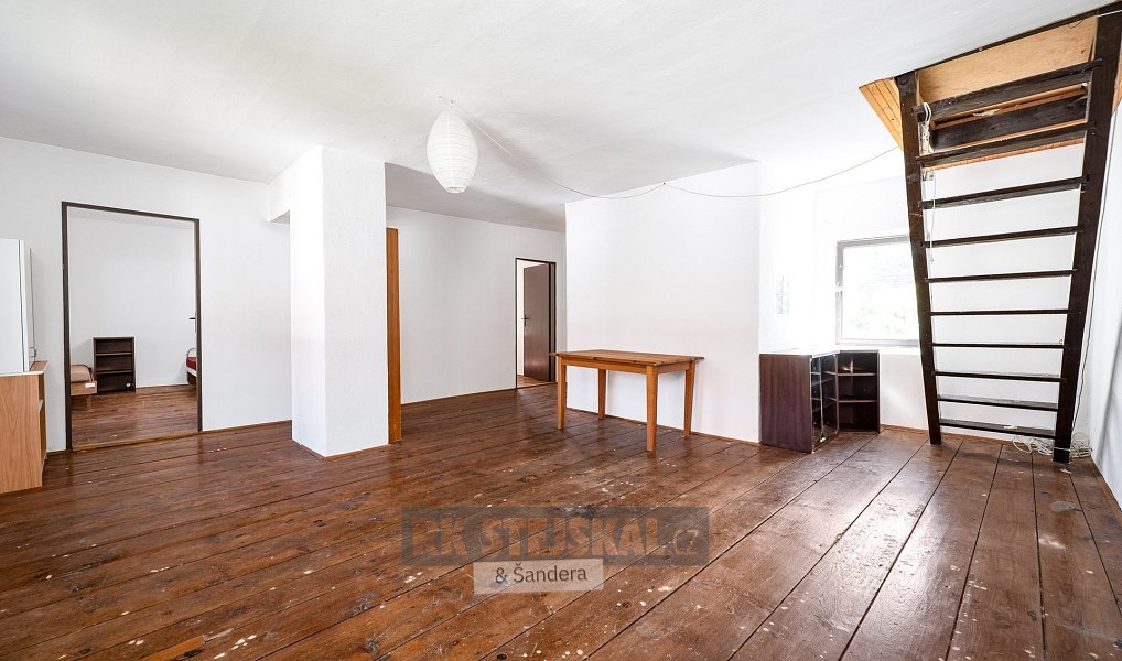 Prodej domu 430 m² s pozemkem 57 892 m², Brloh – náhled fotky 23