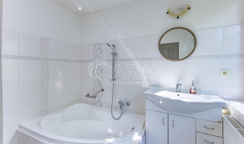 Prodej domu 115 m² s pozemkem 1 017 m², Město Albrechtice – náhled fotky 18